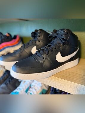 Nike Air Mid Trainers